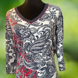 Chicos Women Top White Red Blue Paisley 3/4 sleeve V Neck Size: Large